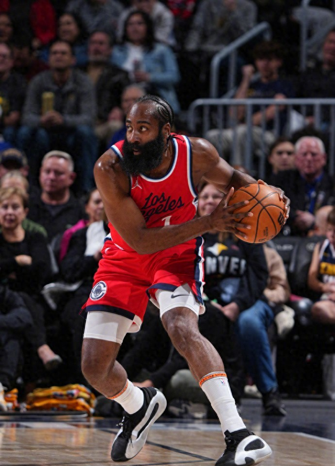 开云-国王杯清晨再迎强敌,芝加哥公牛队长鼓劲,主帅态度:更衣室稳定,球队文化再被提及