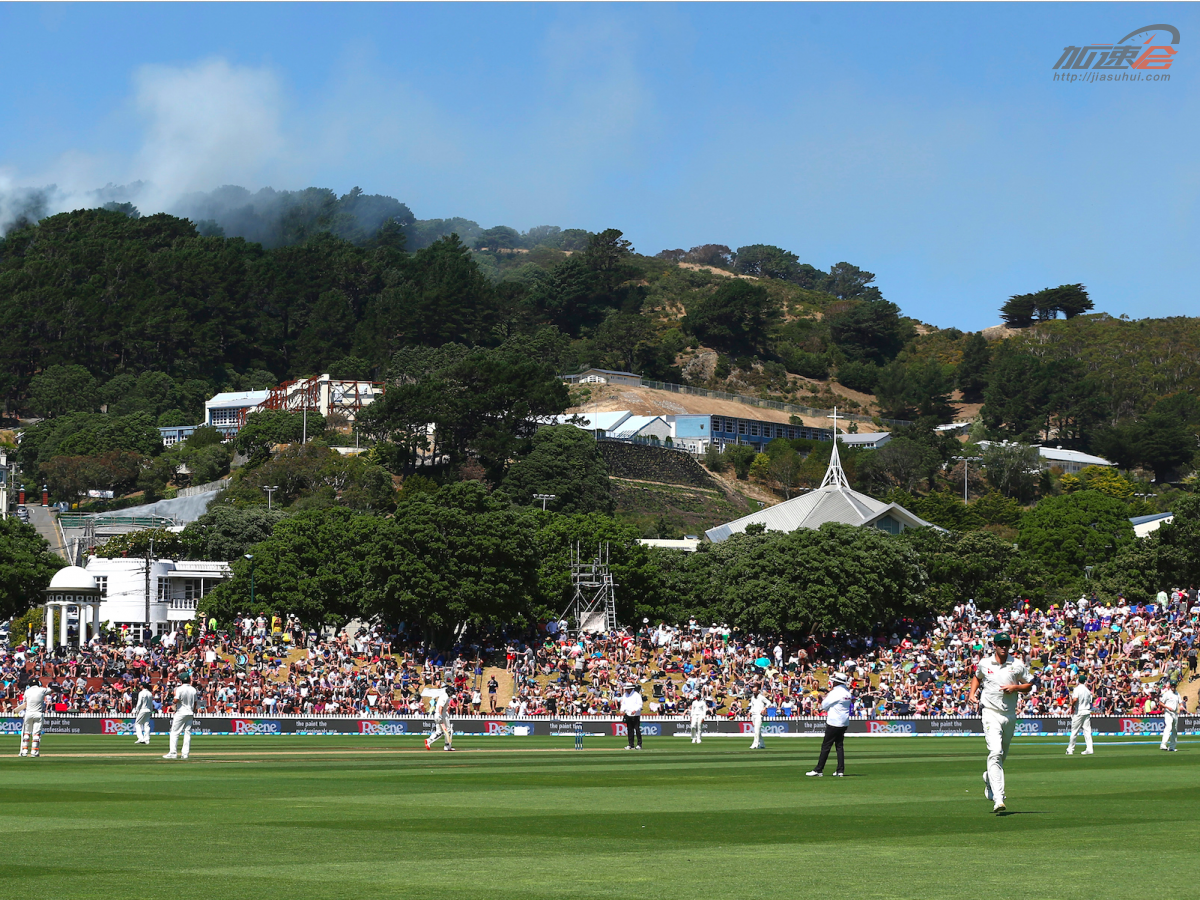 开云下载-菲尼克斯太阳转会期内部沟通；志在德国杯名次提升；话题不断；训练强度明显提升的简单介绍